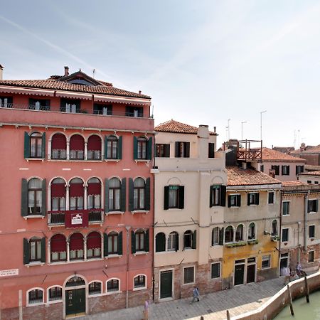 Palazzo Schiavoni Residenza D'Epoca & Suite-Apartments Venedig Exteriör bild